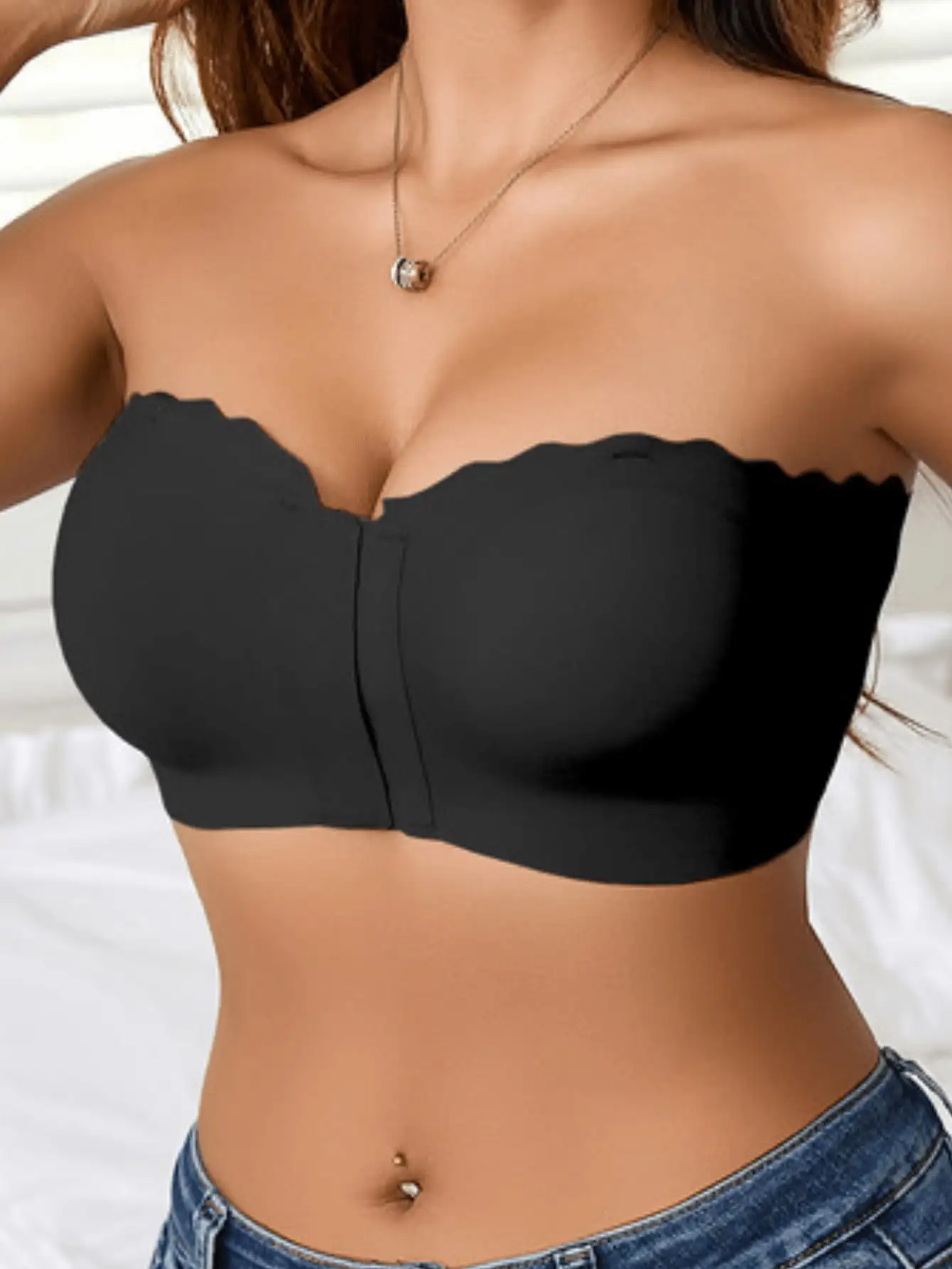 kf-S279d675602b04d9ab383a255f2ceacefF Black Strapless Front-Closure Bra β Wavy Edge with Removable Padding - Image 1